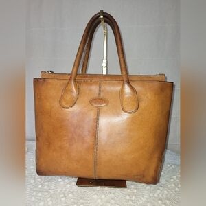 D Tod's Tan Italian Leather Logo Women's Tote Shoulder Bag  Vintage Patina
